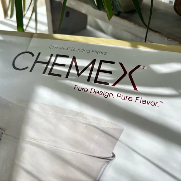 🌴 Pure Chemex Bonded Half Moon & Pre-Folded White Coffee Filters | 100 Count - Picture 3 of 8